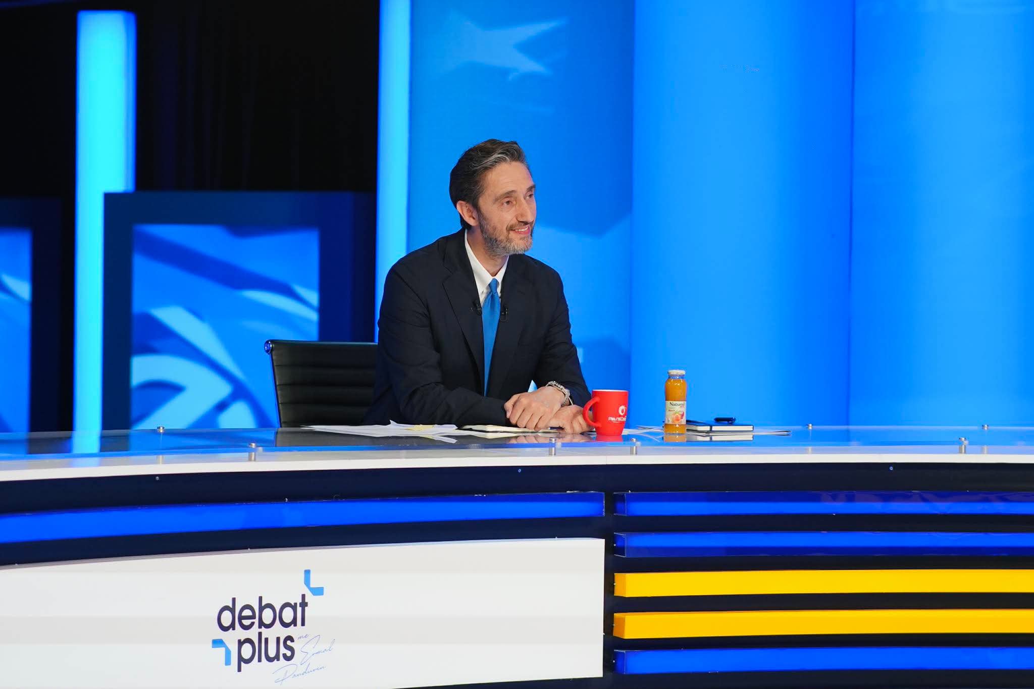 Uran Ismaili: Albin Kurti nuk duhet të ketë frikë të përballet në debat me Bedri Hamzën Uran Ismaili: Albin Kurti nuk duhet të ketë frikë të përballet në debat me Bedri Hamzën