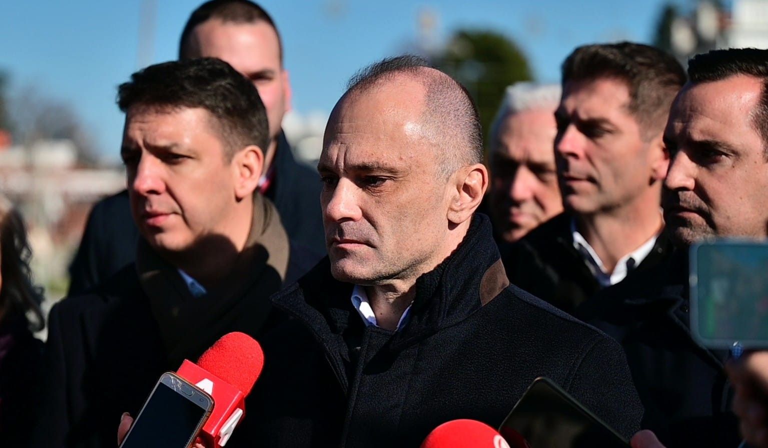 Filipçe: Qeveria po e çon vendin drejt kolapsit financiar
