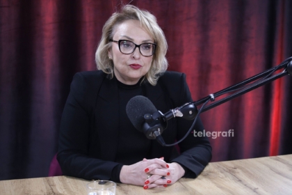 Nga Reçaku te bombardimet e NATO-s, rrëfimi i Vjosa Sadriu-Hamiti për gazetarinë e luftës