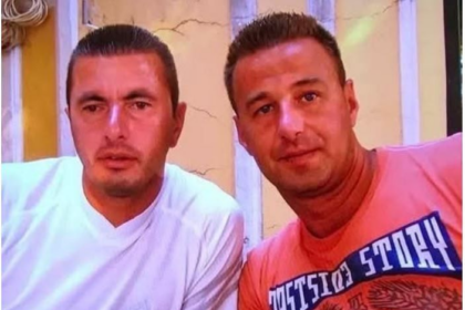 Dy vëllezër humbin jetën brenda pak orësh në Pejë – njëri nga aksidenti në trafik, tjetri nga sëmundja