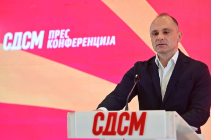 Filipçe: Mickoski gënjen, gjuha maqedonase është e pranuar nga Bashkimi Evropian