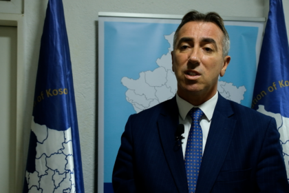 “Qeveria po ua merr kompetencat komunave”, Ibrahimi: Rekrutimi në komuna po kalon nën kontrollin e nivelit qendror