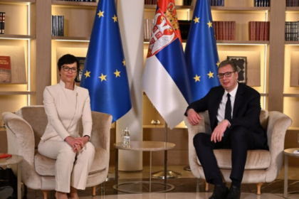 Vuçiq sulmon Marta Kos para vizitës në Kosovë: Nuk flas me ata që i duan të keqen Serbisë
