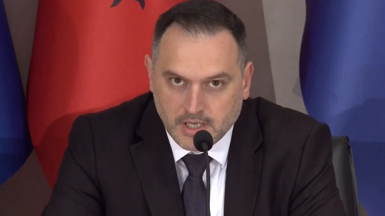 Shqipëria 3 stërvitje të përbashkëta me Kroacinë dhe Kosovën, ministri Nufi: Nuk na shqetëson stërvitja NATO- Serbi Shqipëria 3 stërvitje të përbashkëta me Kroacinë dhe Kosovën, ministri Nufi: Nuk na shqetëson stërvitja NATO- Serbi
