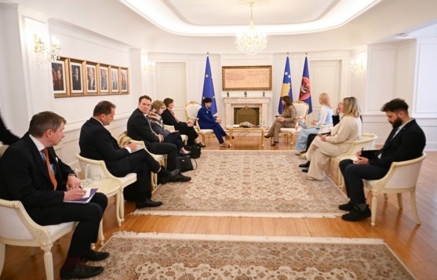 Haxhiu pret komisionaren e BE-së: Kosova, e përkushtuar ndaj rrugës evropiane Haxhiu pret komisionaren e BE-së: Kosova, e përkushtuar ndaj rrugës evropiane