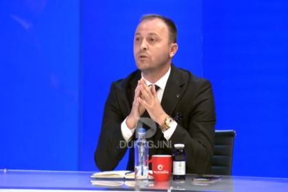 Qorrolli për Mehanin: E siguroi pozitën e deputetit me ngjarjen e djeshme