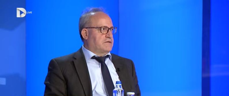 Ramabaja për rastin Mehani-Lushtaku: Statusi iu keqinterpretua, ishte satirë me nëntekst pozitiv Ramabaja për rastin Mehani-Lushtaku: Statusi iu keqinterpretua, ishte satirë me nëntekst pozitiv