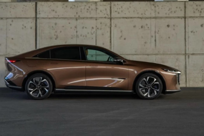 Mazda shtyn prezantimin e veturës së parë elektrike