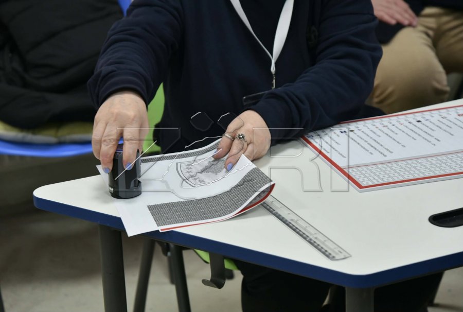 Miratohet dizajni dhe përmbajtja e fletëvotimit për votimin me postë më 7 qershor Miratohet dizajni dhe përmbajtja e fletëvotimit për votimin me postë më 7 qershor
