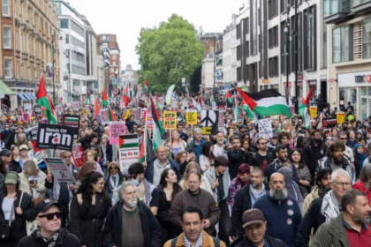 Londra nën masa të rrepta sigurie, mijëra qytetarë kundër Starmer