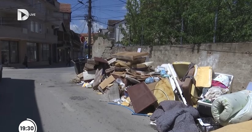 Pas muajsh nën mbeturina inerte, Komuna nis pastrimin e lagjeve në Prishtinë