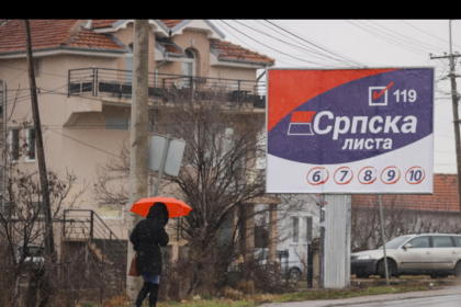 SNF: Beogradi po ndëshkon serbët që kundërshtojnë Listën Serbe, largime nga puna dhe presion në emër të “interesit kombëtar”