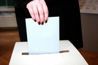 Sot përfundon afati i regjistrimit për votuesit jashtë vendit