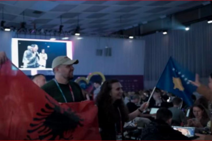 Incident në Eurovision: Delegacionit serb i pengon flamuri i Kosovës në Media Center