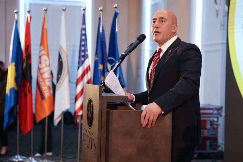 Haradinaj mbështet protestën e studentëve në Shkup: Shqipja nuk është opsionale, por autoktone