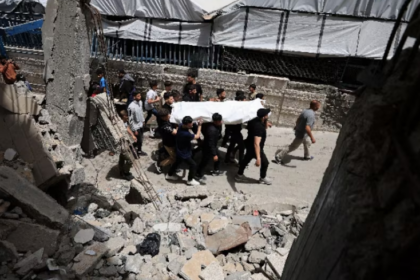 Sulmet izraelite vrasin pesë persona në Gaza, thonë mjekët