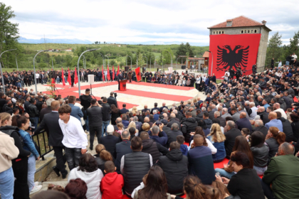 27 vjet nga beteja e Jabllanicës, Haradinaj përlotet teksa i kujton shokët e rënë