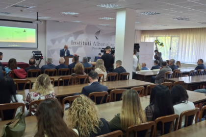 Nis “Java e Albanologjisë”, trajton praninë e gjuhës shqipe në teknologji