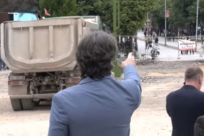 Rama del në sheshin “Xhorxh Bush”, thotë se do t’i vazhdojë punimet