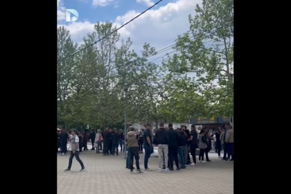 Arrestimet në Graçanicë për ndërhyrje në zgjedhje, serbët dalin në protesta në rrugë