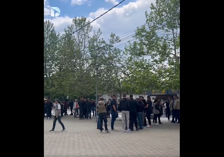 Arrestimet në Graçanicë për ndërhyrje në zgjedhje, serbët dalin në protesta në rrugë