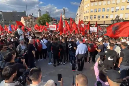 Të rinjtë në Tiranë krah studentëve shqiptarë në Shkup, njoftojnë protestë në kryeqytet
