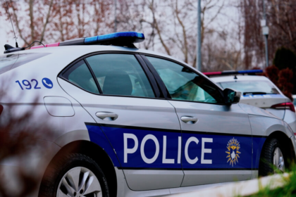 Incident në Gjakovë, katër persona pengojnë policët
