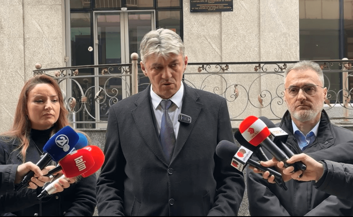 Sela mesazh Kasamit: Hajde bëhu pjesë e kushteve të mia bashkë me Mexhitin, nëse nuk implementohen shkojmë në opozitë Sela mesazh Kasamit: Hajde bëhu pjesë e kushteve të mia bashkë me Mexhitin, nëse nuk implementohen shkojmë në opozitë