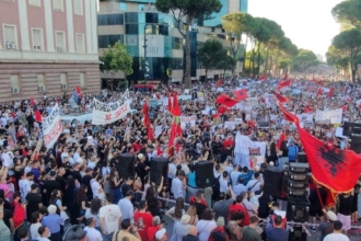 Dita e 36-të e protestës, nis marshimi drejt Kryeministrisë