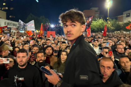 Nipi i Rexhep Selimit në protestë: Ne nuk trashëguam vetëm një shtet, trashëguam një amanet