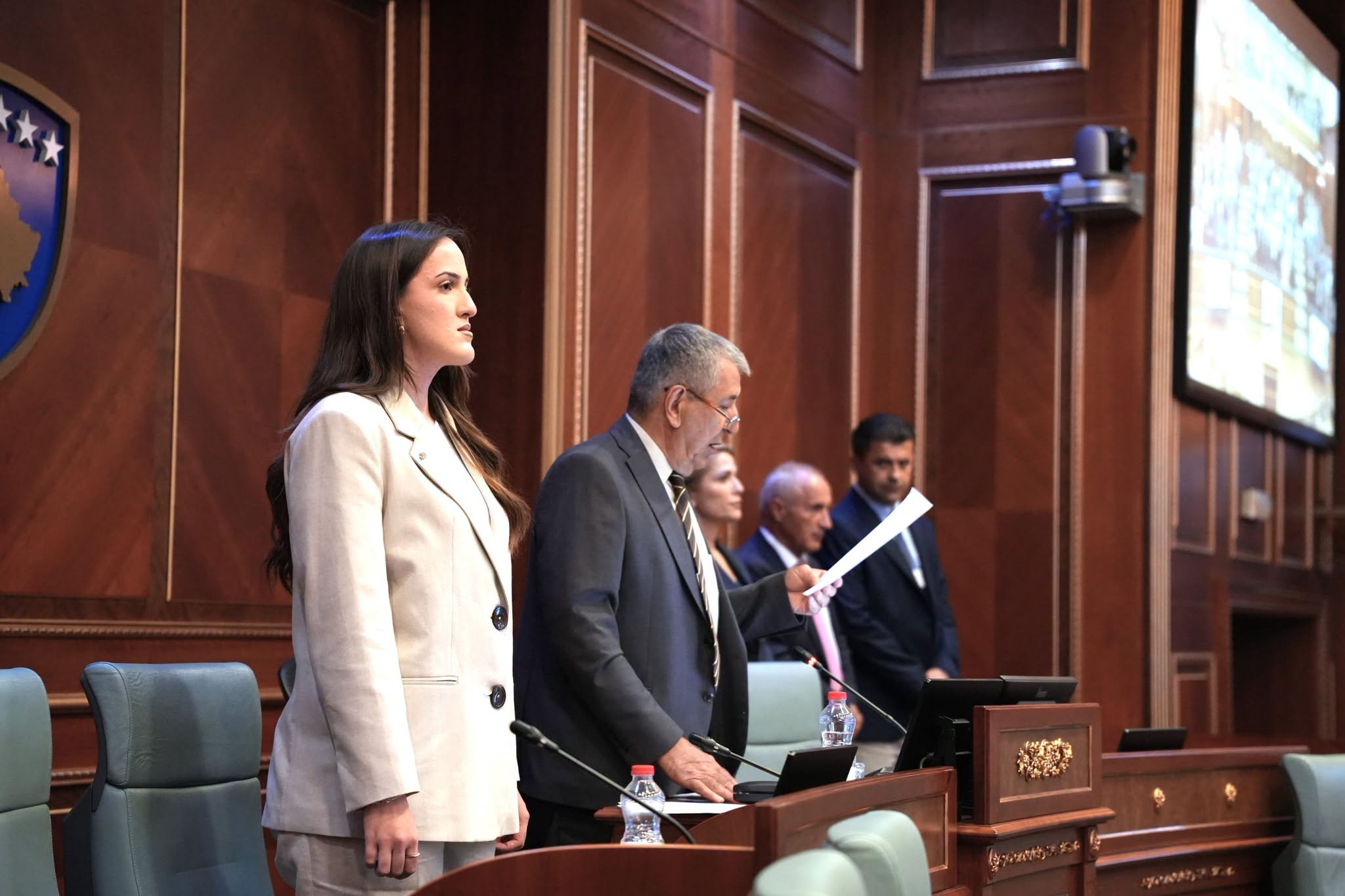 Dehari i papërmirësueshëm, Kushtetuesja thotë se i vazhdoi shkeljet duke i cenuar detyrimet e tij gjatë seancës konstituive
