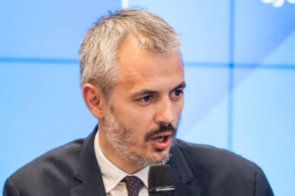 Agon Maliqi për gjyqin ndaj ish-krerëve të UÇK’së: A duhej Kosova të priste fatin e Srebrenicës për të mos i nxjerrë punë NATO-s?
