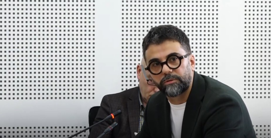 Deputeti Behrami i reagon ambasadorit britanik, thotë se i dha “miratim diplomatik” dënimit të krerëve të UCK’së nga Haga