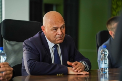 Gjini: Kosova shkon në zgjedhje me fajtor Albin Kurtin, Kushtetuesja e nxori vendin nga një situatë e paparashikuar krize