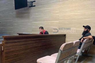 I akuzuari për nxitje të përçarjes dhe mosdurimit deklaron se postimet i ka bërë që të solidarizohet me popullin e Sirisë