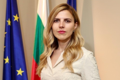 Petrova: Pranimi i Maqedonisë në BE duhet të shqyrtohet në institucionet evropiane dhe në procedurat e përcaktuara