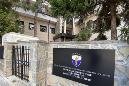 Akademikë dhe shoqëria civile i kërkojnë Qelajt: Dërgojeni Ligjin për Specialen në Kushtetuese