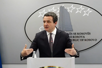 Kurti përmend unitetin ndaj gjyqit të Hagës teksa flet për sfidën e presidentit: S’është e mençur të hyjmë në rivalitet të fushatës