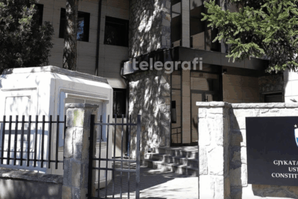 Kushtetuesja vendos për ankesat e PDK-së: Kuvendi u konstituua, formimi i Qeverisë s’është antikushtetues