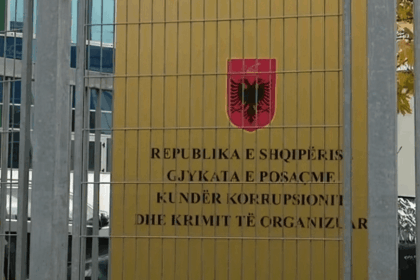 Ndihmuan Ergys Agasin gjatë arratisë, nis seanca për masën e sigurisë ndaj Fatjon Kalluçit dhe Embro Sulejmanit