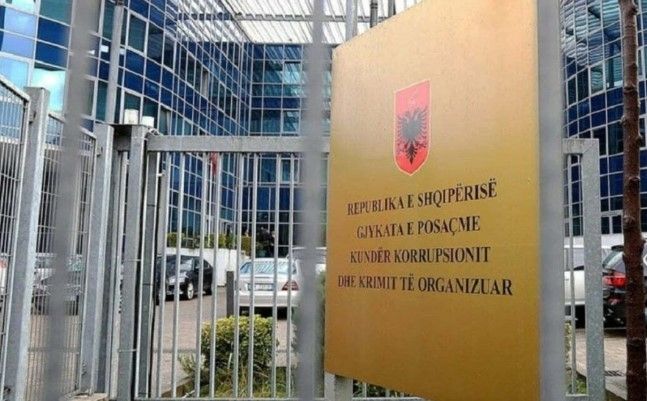 Ndihmuan Ergys Agasin, GJKKO lë në burg shefin e Policisë Shkencore Fatjon Kalluci dhe Embro Sulejmanin Ndihmuan Ergys Agasin, GJKKO lë në burg shefin e Policisë Shkencore Fatjon Kalluci dhe Embro Sulejmanin