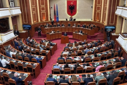 Shqipëria miraton ligjin, deri në 40 trupa do të dërgohen në Gazë
