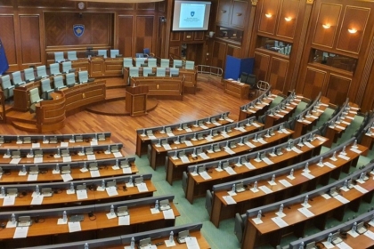 Efekti i Kushtetueses: Të premten mblidhet Kryesia e Kuvendit, partitë tregojnë qëndrimet