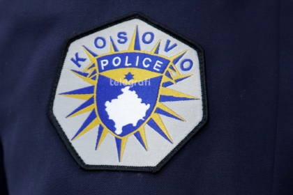 Dy të plagosur, një tjetër i lënduar nga një mjet i mprehtë – Policia jep detaje nga rasti në magjistralen Prishtinë–Ferizaj
