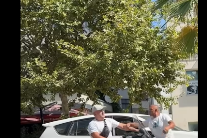 Sherri i korrikut, dalin pamjet kur biznesmeni shqiptar e godet me shuplakë shefin e policisë së Krujës