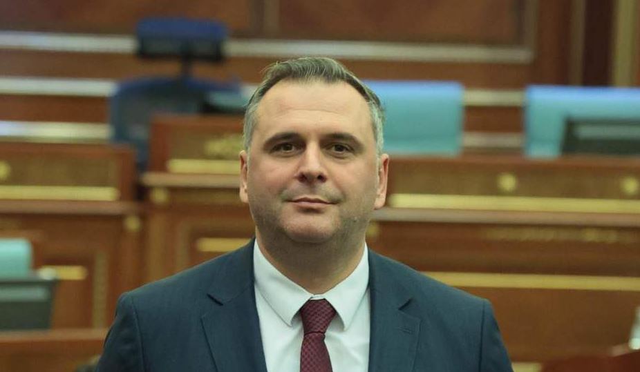 Bajqinvoci i reagon PDK’së për replikat ndaj ambasadorit britanik: Gjuha e papërgjegjshme ndaj SHBA dhe Britanisë e rrezikshme