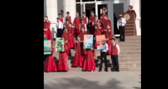 Shkollat në Turkmeni raportohet se iu bëjnë vajzave teste të virgjërisë për t’ua vlerësuar “pastërtinë morale”