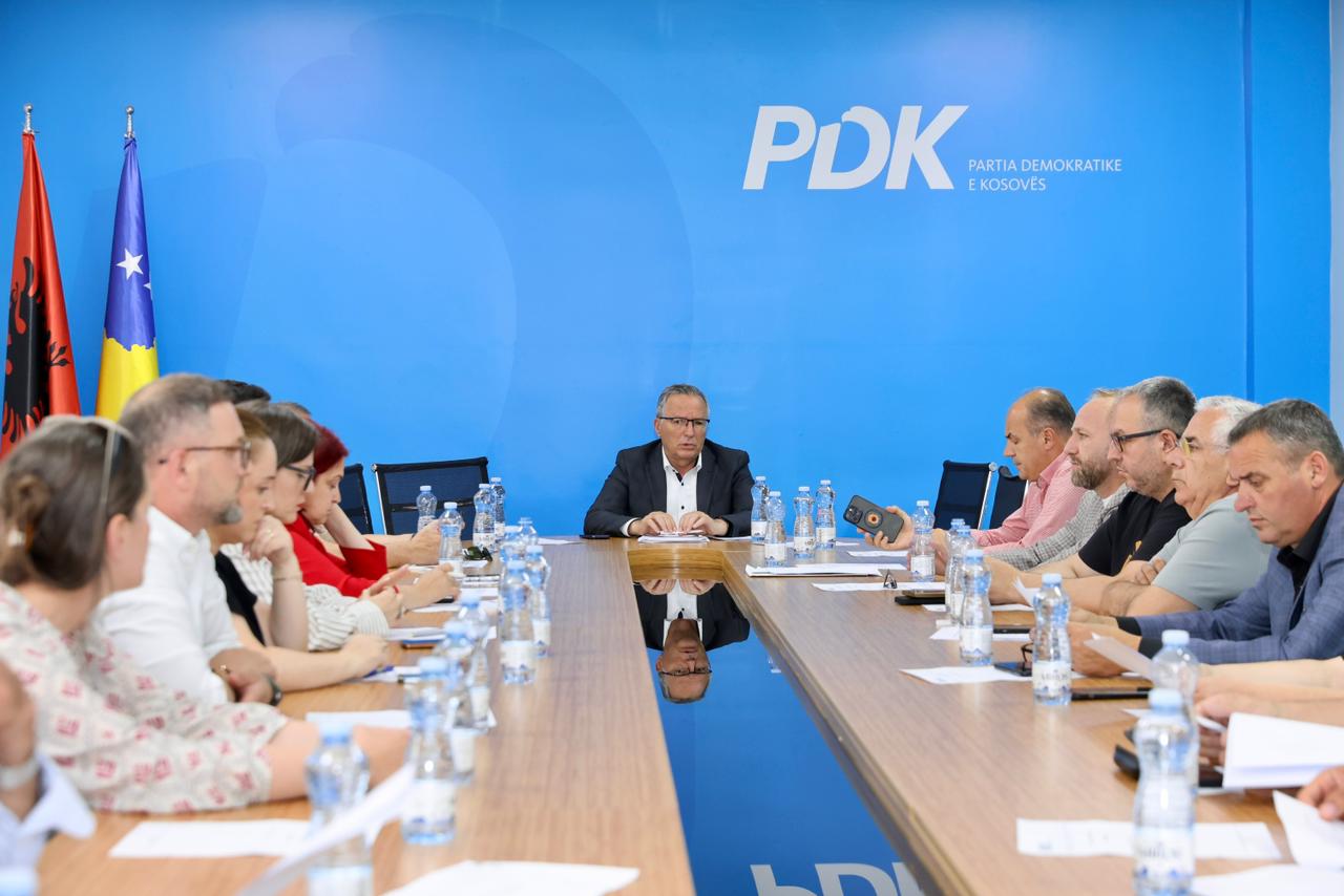 PDK i reagon ambasadorit britanik pas deklaratave se Haga dha verdikt për “krime individuale”: Reduktim i papranueshëm diplomatik PDK i reagon ambasadorit britanik pas deklaratave se Haga dha verdikt për “krime individuale”: Reduktim i papranueshëm diplomatik