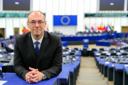 Eurodeputeti Stier: Serbia ka ngecur në vend, shqetësimi kryesor mbetet situata atje dhe raportet me Kosovën