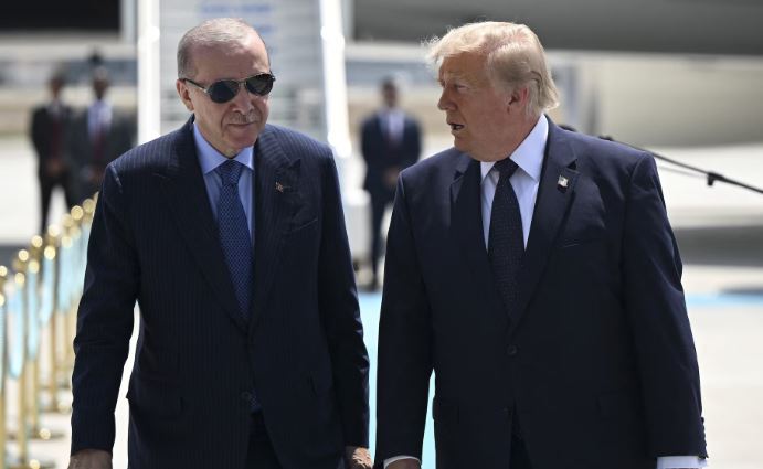 Trump vlerëson Erdoganin: Është një njeri i fortë, nuk mund të luash me të